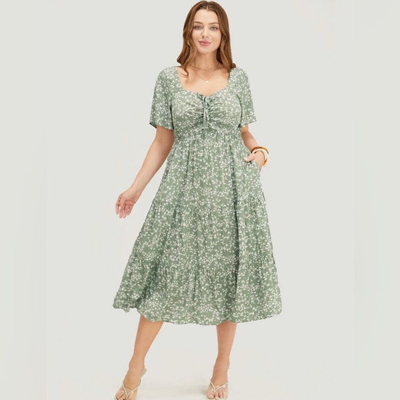 BloomChic Dresses & Skirts - NWT - BloomChic - Floral Drawstring Dress - Sage - Size 1X (14-16)